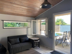 Logement avec piscine et parking